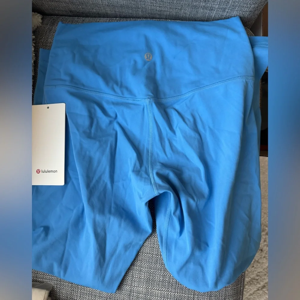 NWT LULULEMON - Align™ High-Rise Crop 23